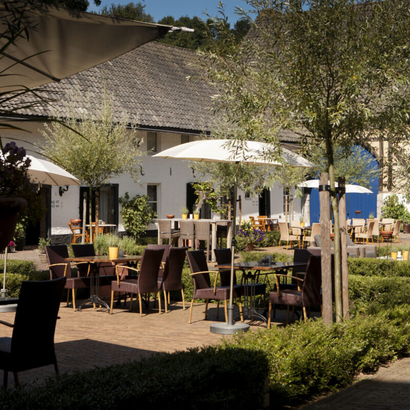 Hotel Winselerhof golf terras binnenplaats