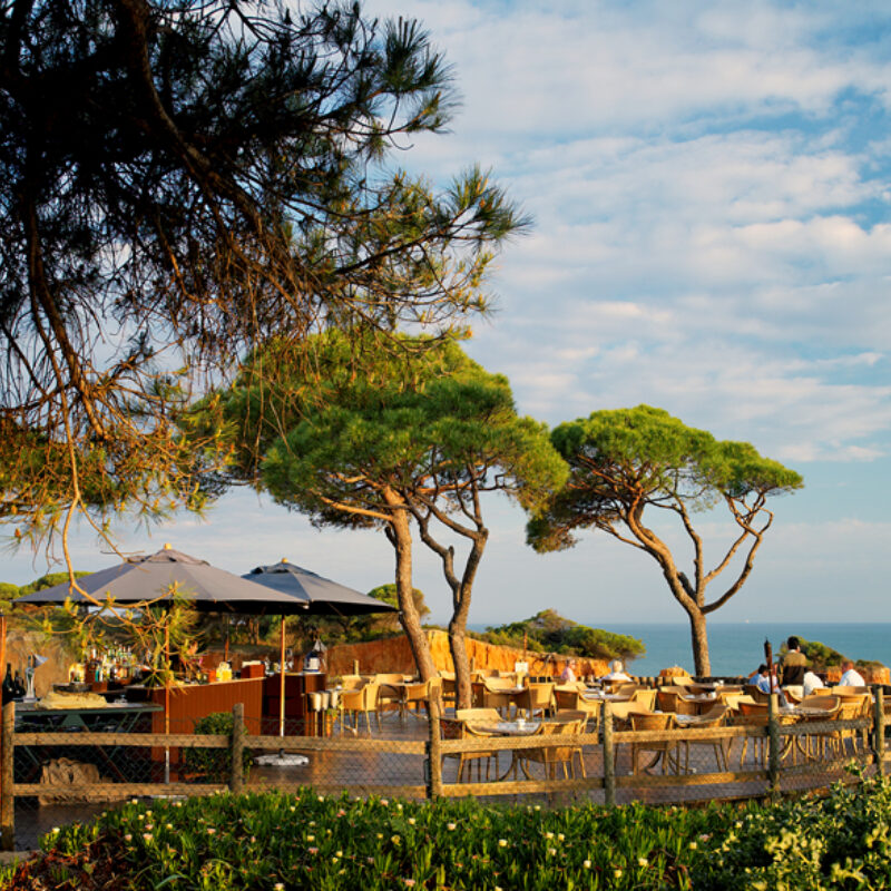 Pine Cliffs a Luxury Collection Resort golf terras 1