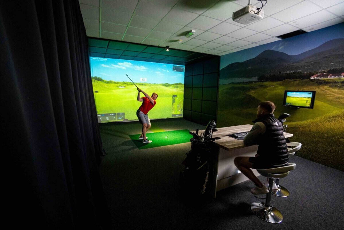 CG Golf Indoor Driving Range 62 scaled